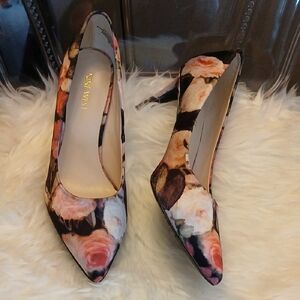 Nine West Floral Pumps